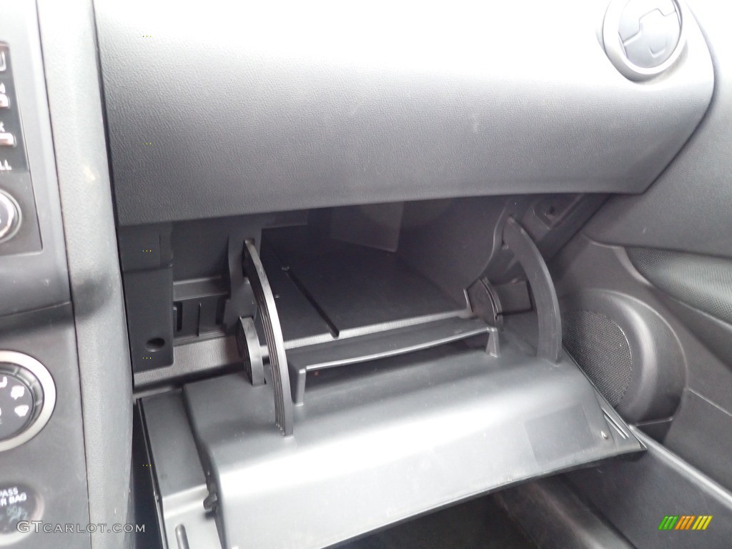 2013 Rogue SV AWD - Brilliant Silver / Black photo #28
