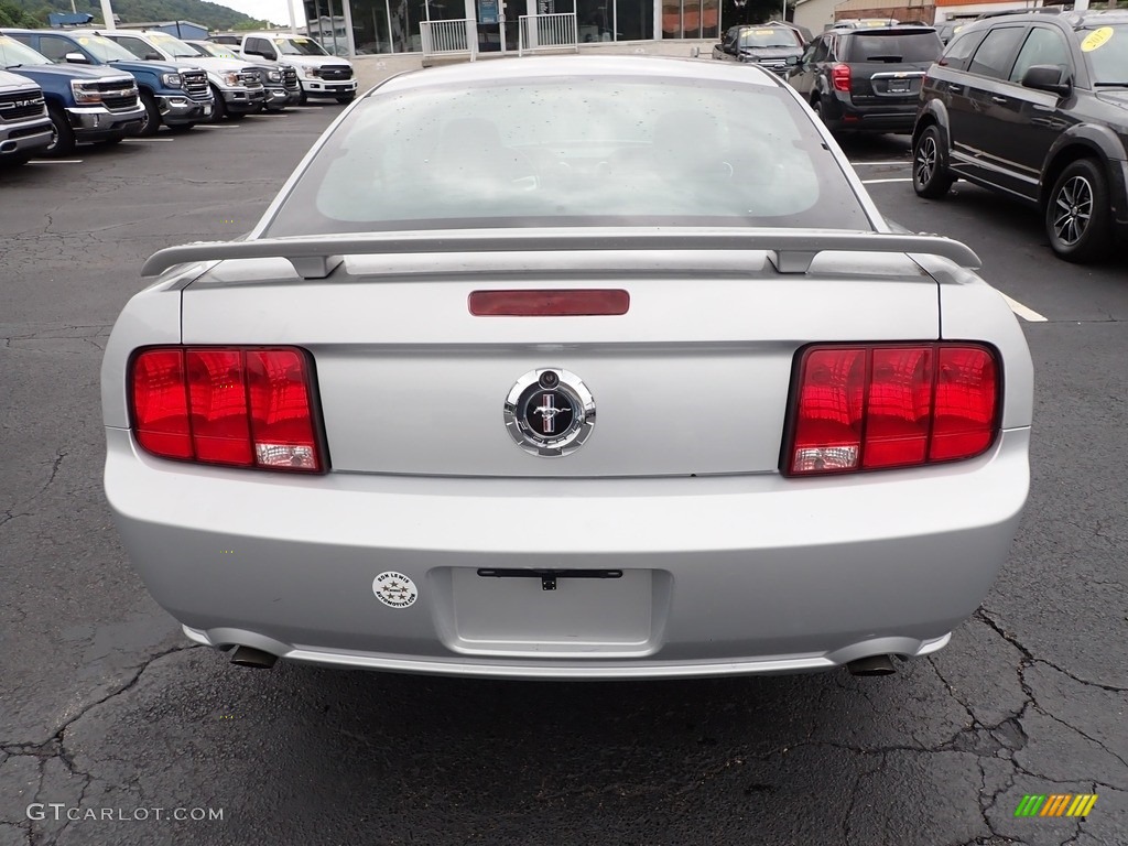 2005 Mustang GT Premium Coupe - Satin Silver Metallic / Dark Charcoal photo #7