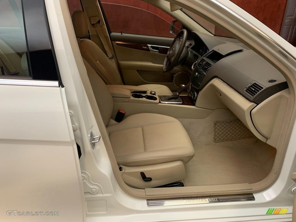 2009 C 300 4Matic - Arctic White / Almond/Mocha photo #11