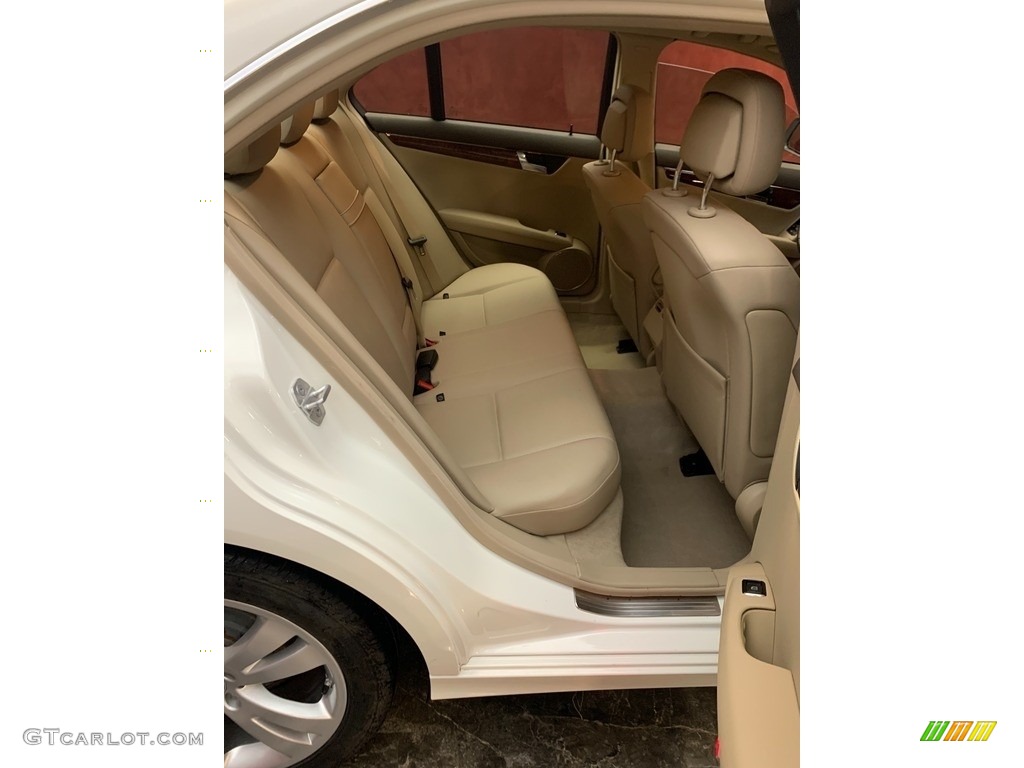 2009 C 300 4Matic - Arctic White / Almond/Mocha photo #12