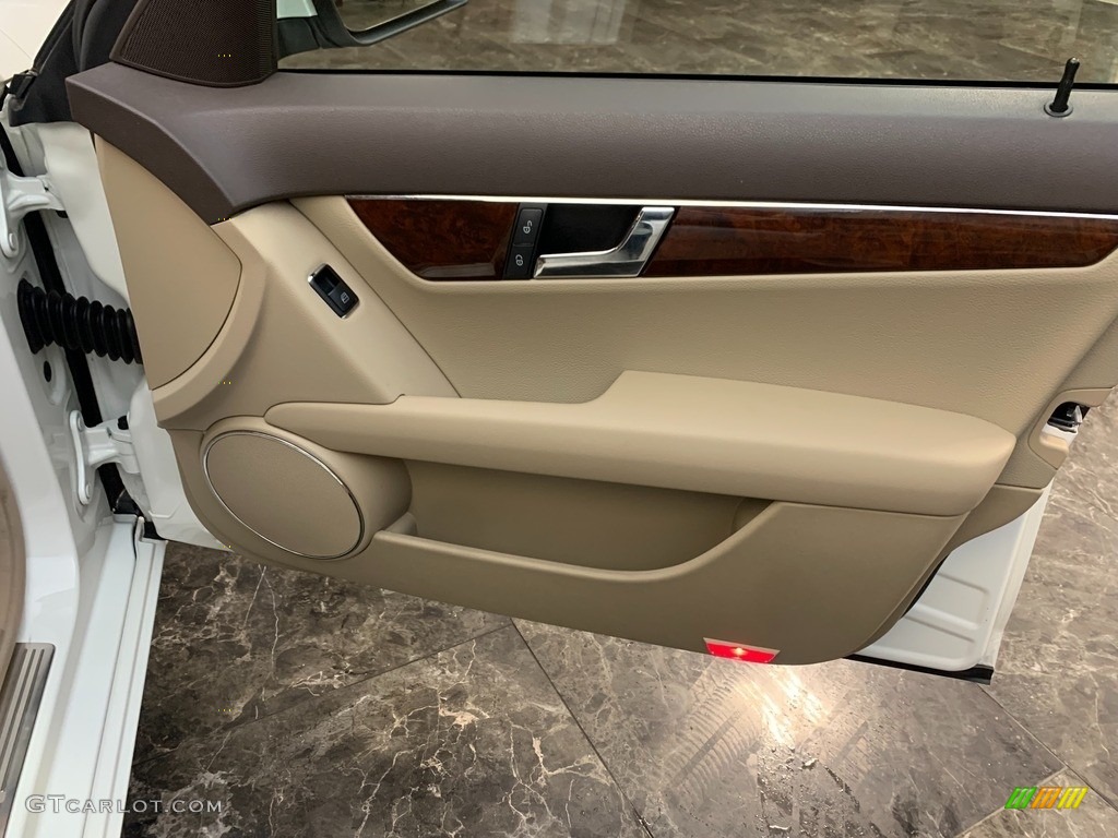 2009 C 300 4Matic - Arctic White / Almond/Mocha photo #14