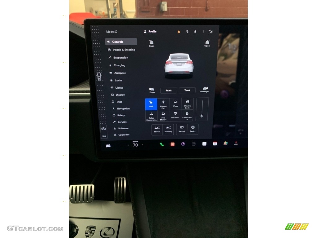 2022 Tesla Model X Plaid Controls Photos