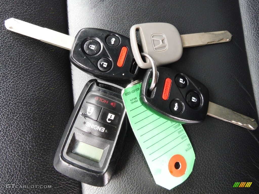 2013 Honda Civic EX-L Coupe Keys Photos