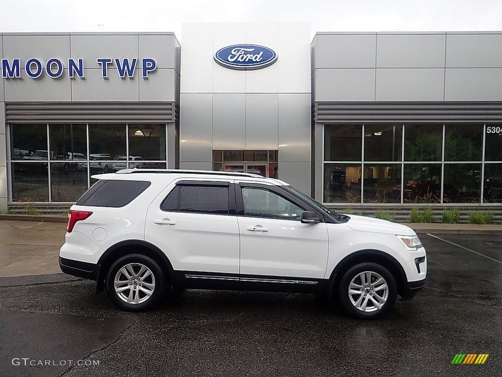 2019 Explorer XLT 4WD - Oxford White / Medium Black photo #1