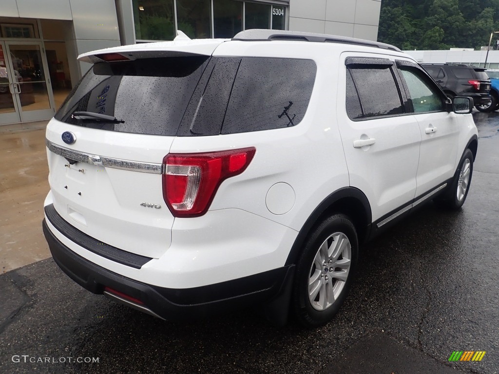 2019 Explorer XLT 4WD - Oxford White / Medium Black photo #2