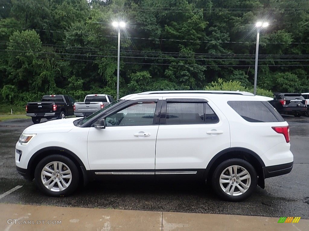 2019 Explorer XLT 4WD - Oxford White / Medium Black photo #6