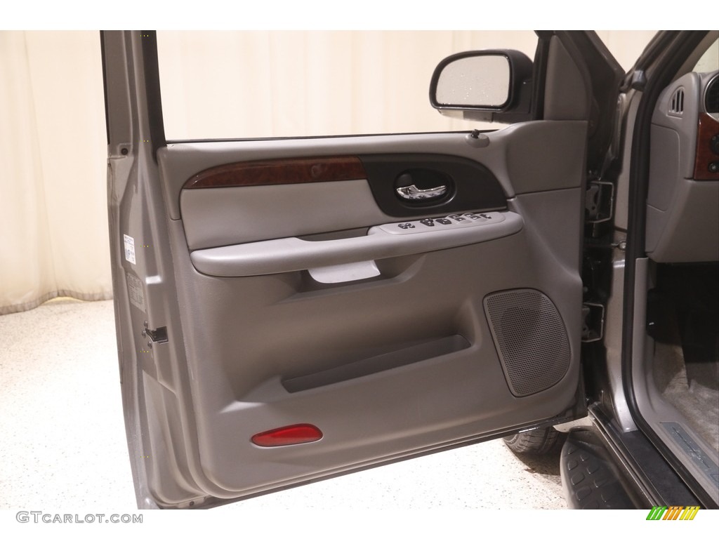 2009 GMC Envoy SLE 4x4 Door Panel Photos