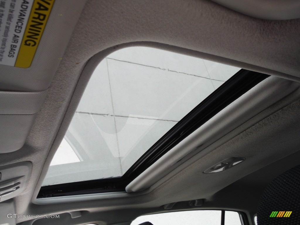 2014 XV Crosstrek 2.0i Premium - Ice Silver Metallic / Black photo #23