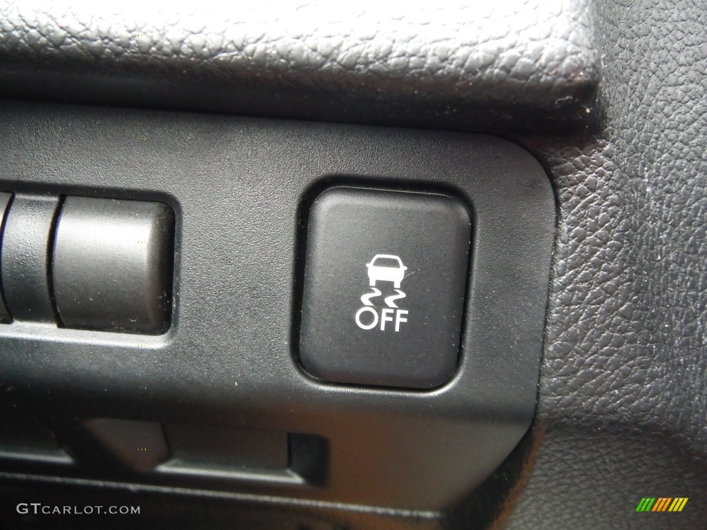 2014 XV Crosstrek 2.0i Premium - Ice Silver Metallic / Black photo #24