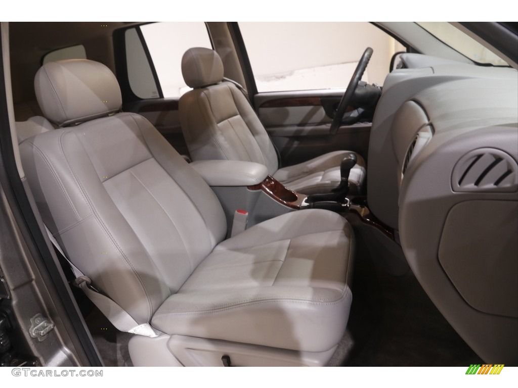 2009 GMC Envoy SLE 4x4 Front Seat Photo #144566436