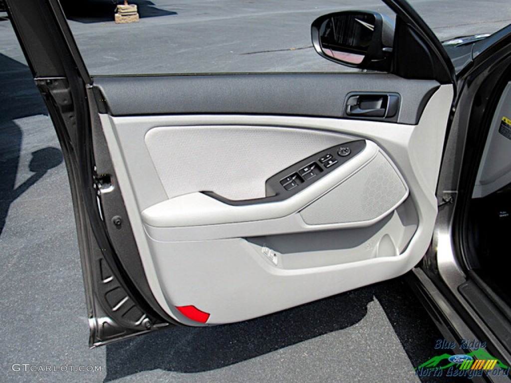 2015 Optima LX - Titanium Metallic / Gray photo #10