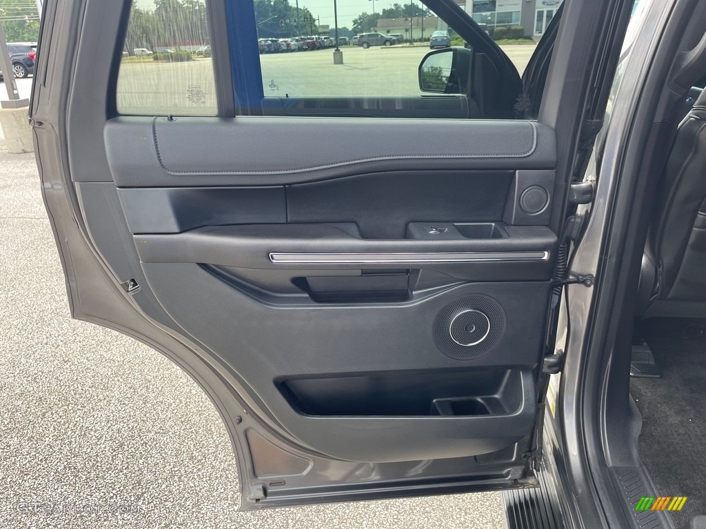 2018 Expedition XLT 4x4 - Magnetic / Ebony photo #15