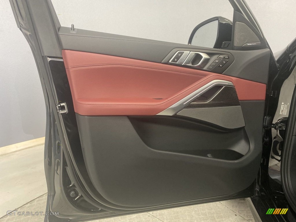 2022 BMW X6 M50i Door Panel Photos
