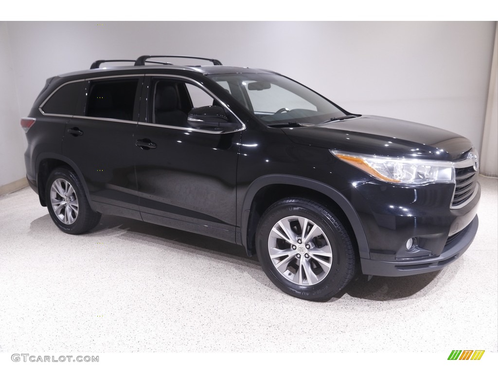 Attitude Black Metallic Toyota Highlander