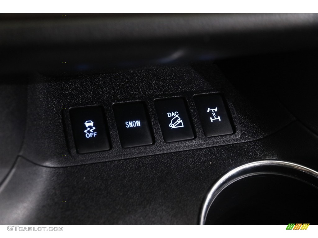 2015 Highlander XLE AWD - Attitude Black Metallic / Black photo #15
