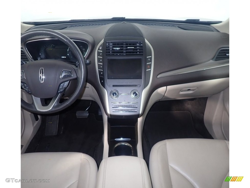 2017 MKC Premier AWD - White Gold / Cappuccino photo #28