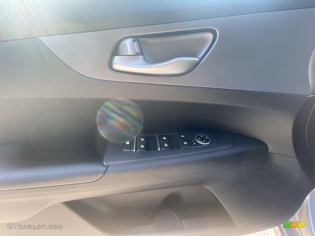 2019 Forte LXS - Silky Silver / Black photo #8