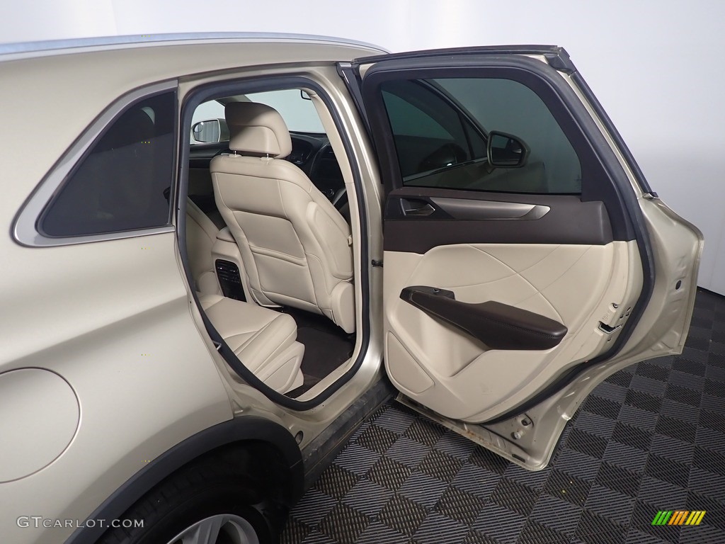 2017 MKC Premier AWD - White Gold / Cappuccino photo #39