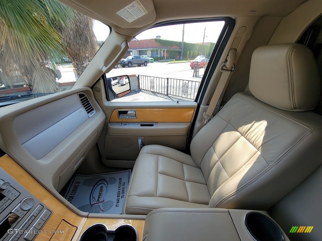 2009 Navigator Limousine - White Platinum Tri-Coat / Camel photo #19