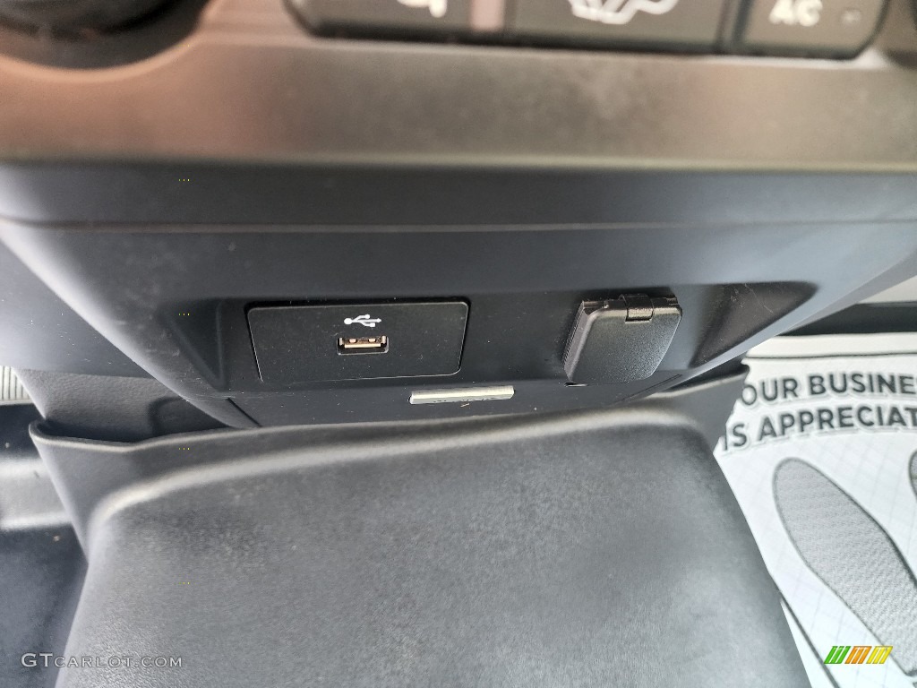 2017 F150 XL Regular Cab - Lightning Blue / Earth Gray photo #18