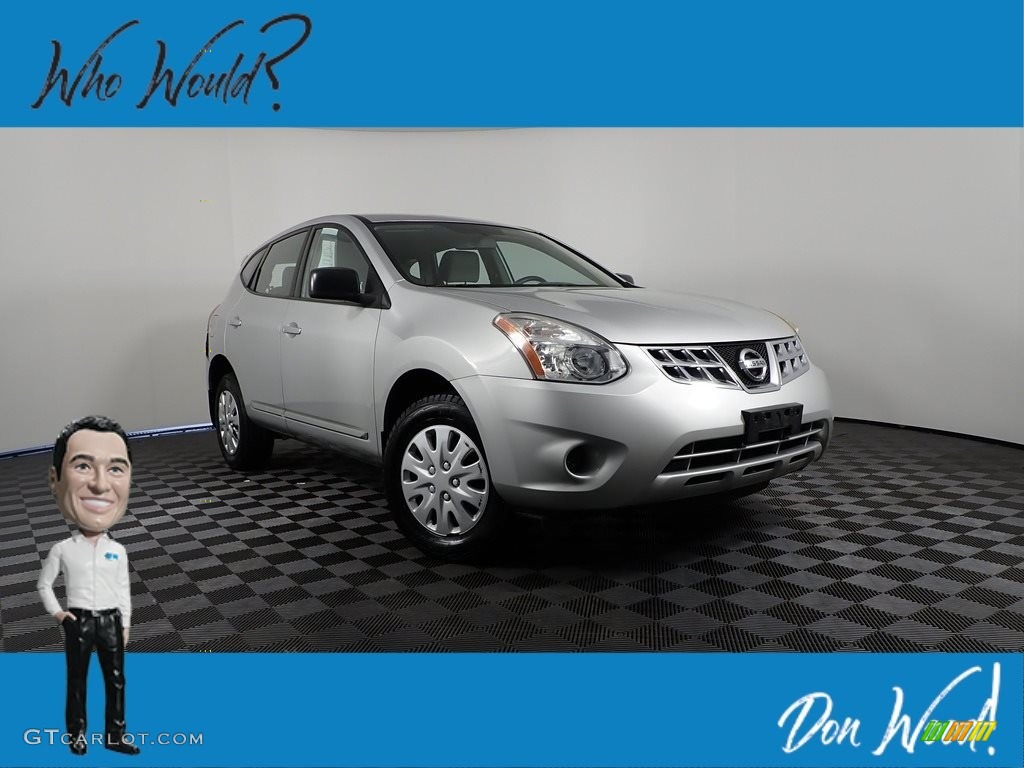 Brilliant Silver Nissan Rogue