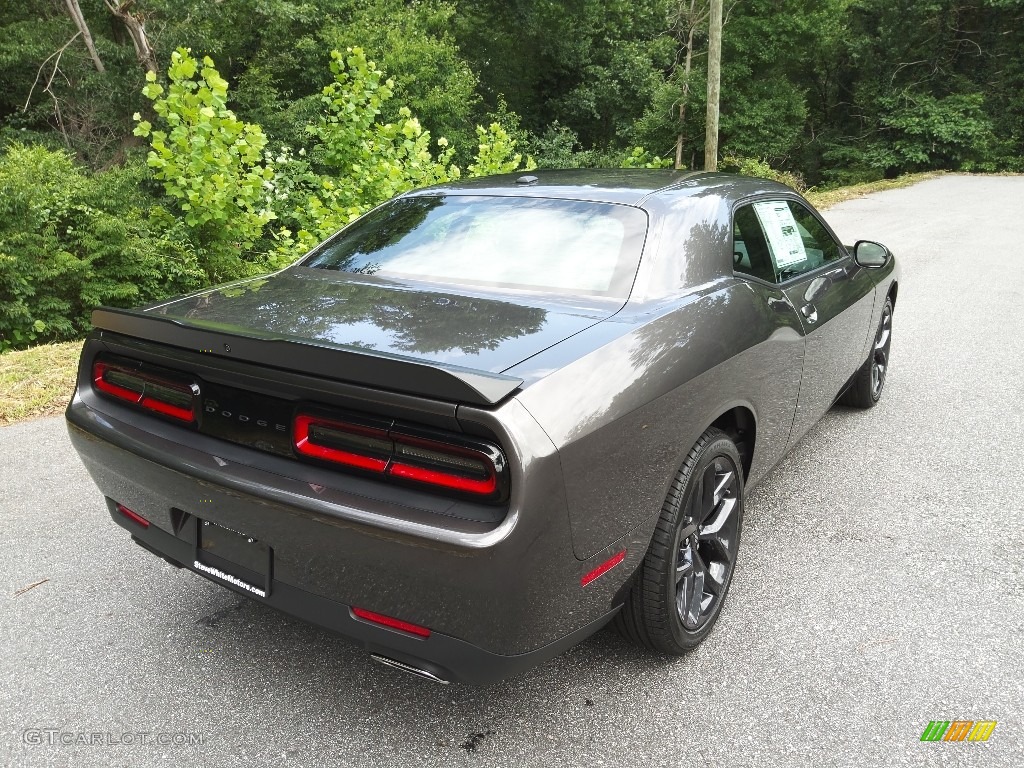 2022 Challenger SXT Blacktop - Granite Pearlcoat / Black photo #6