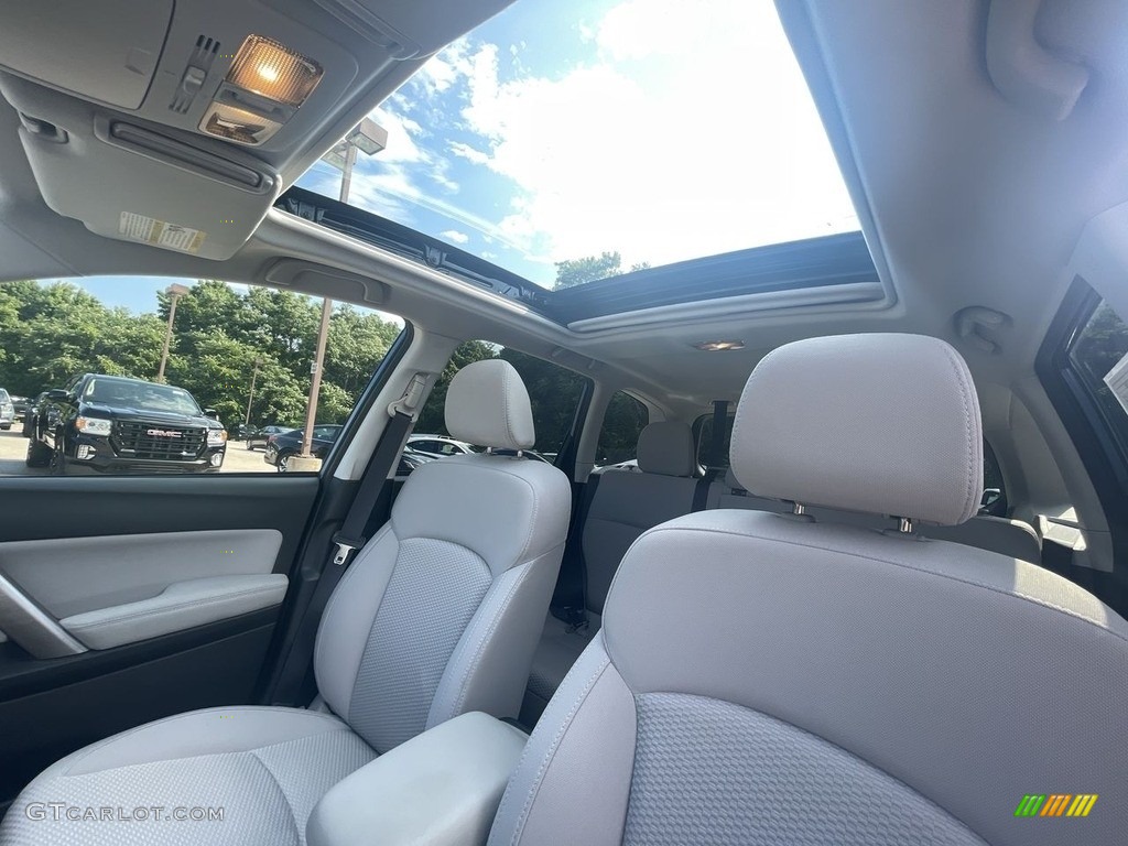 2015 Forester 2.5i Premium - Quartz Blue Pearl / Gray photo #16