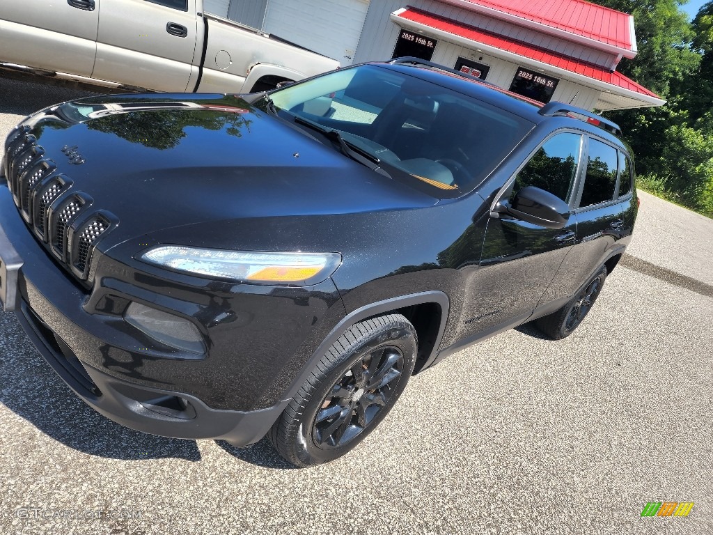 2014 Cherokee Latitude 4x4 - Brilliant Black Crystal Pearl / Iceland - Black/Iceland Gray photo #3