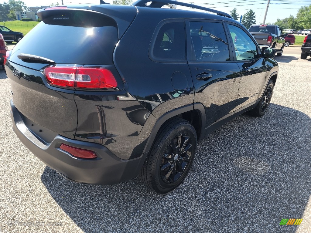2014 Cherokee Latitude 4x4 - Brilliant Black Crystal Pearl / Iceland - Black/Iceland Gray photo #7