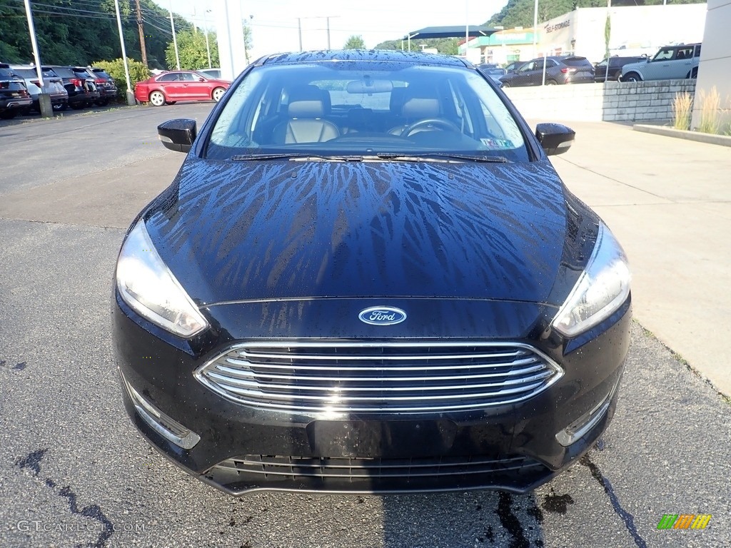 2018 Focus Titanium Hatch - Shadow Black / Charcoal Black photo #8