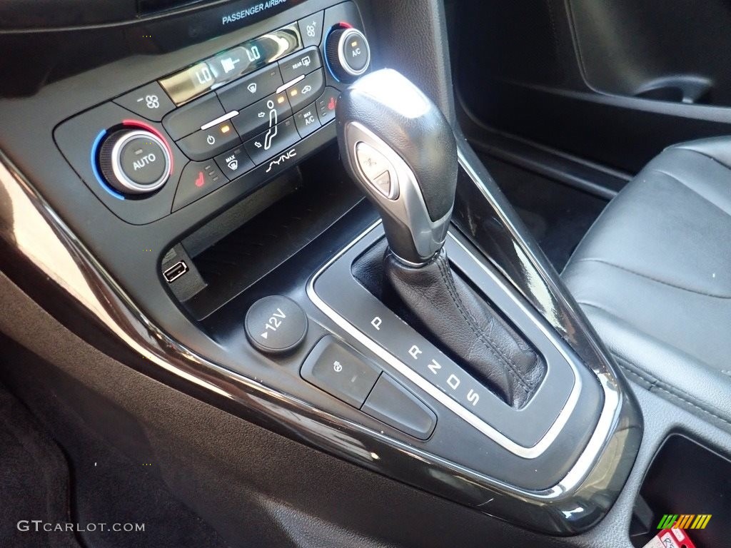 2018 Focus Titanium Hatch - Shadow Black / Charcoal Black photo #21