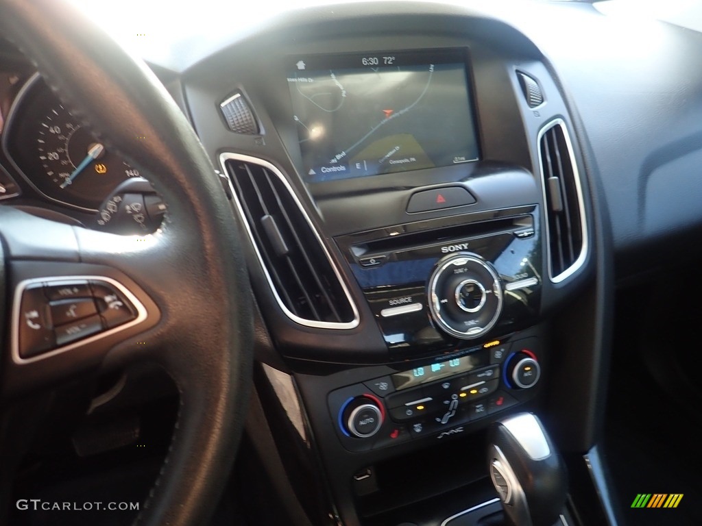 2018 Focus Titanium Hatch - Shadow Black / Charcoal Black photo #24