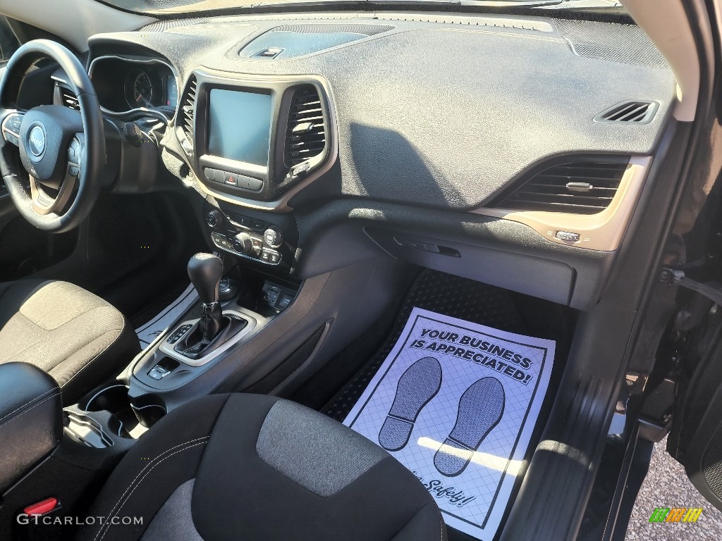 2014 Cherokee Latitude 4x4 - Brilliant Black Crystal Pearl / Iceland - Black/Iceland Gray photo #22