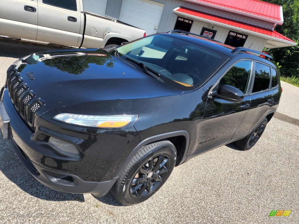 2014 Cherokee Latitude 4x4 - Brilliant Black Crystal Pearl / Iceland - Black/Iceland Gray photo #26