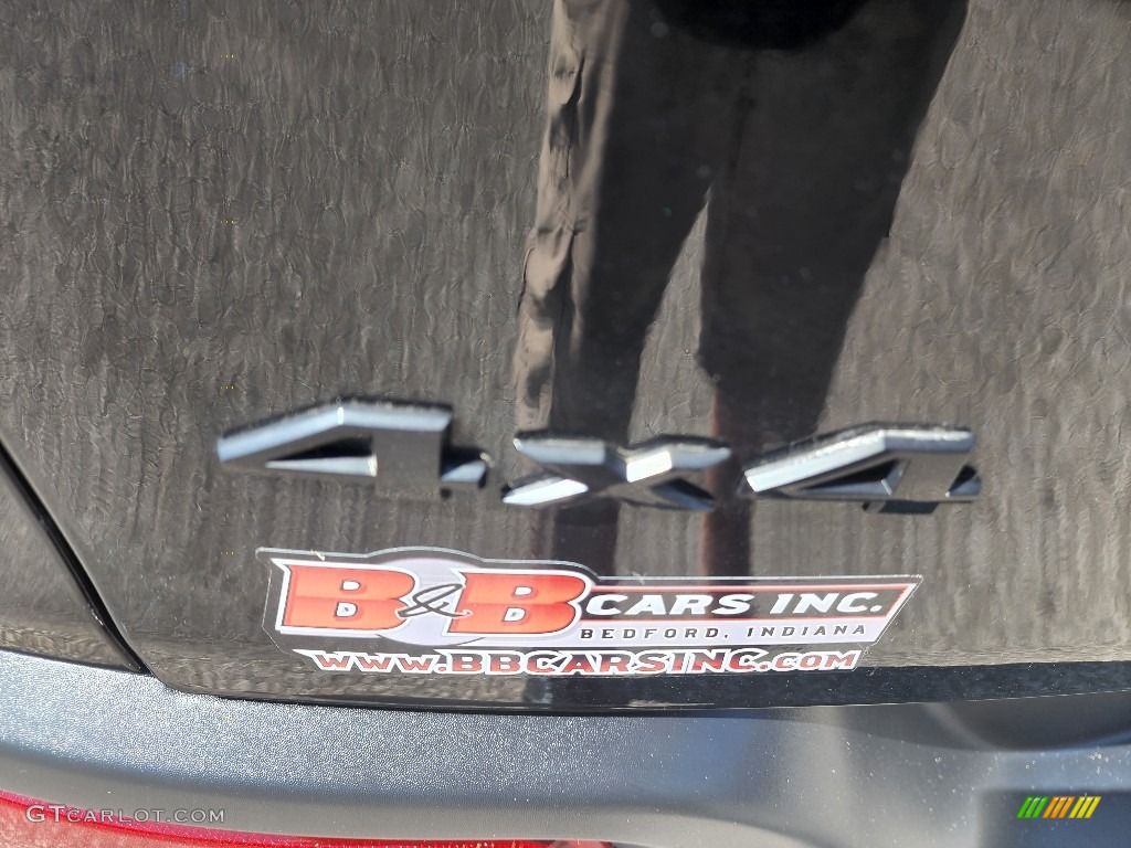 2014 Cherokee Latitude 4x4 - Brilliant Black Crystal Pearl / Iceland - Black/Iceland Gray photo #28