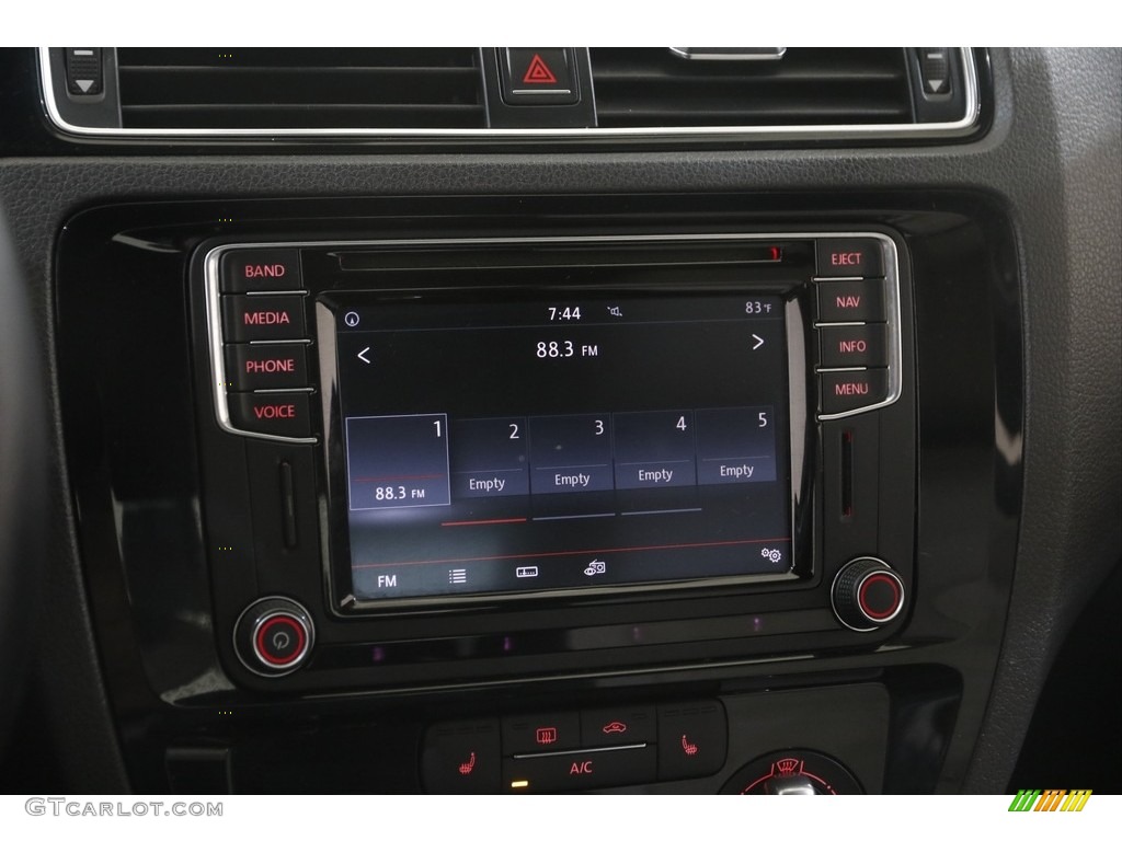 2016 Volkswagen Jetta Sport Controls Photo #144587074
