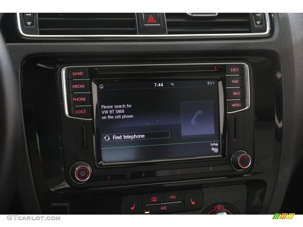 2016 Volkswagen Jetta Sport Controls Photos