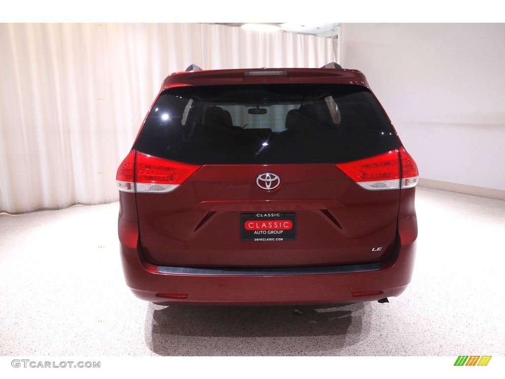 2011 Sienna LE - Salsa Red Pearl / Bisque photo #22