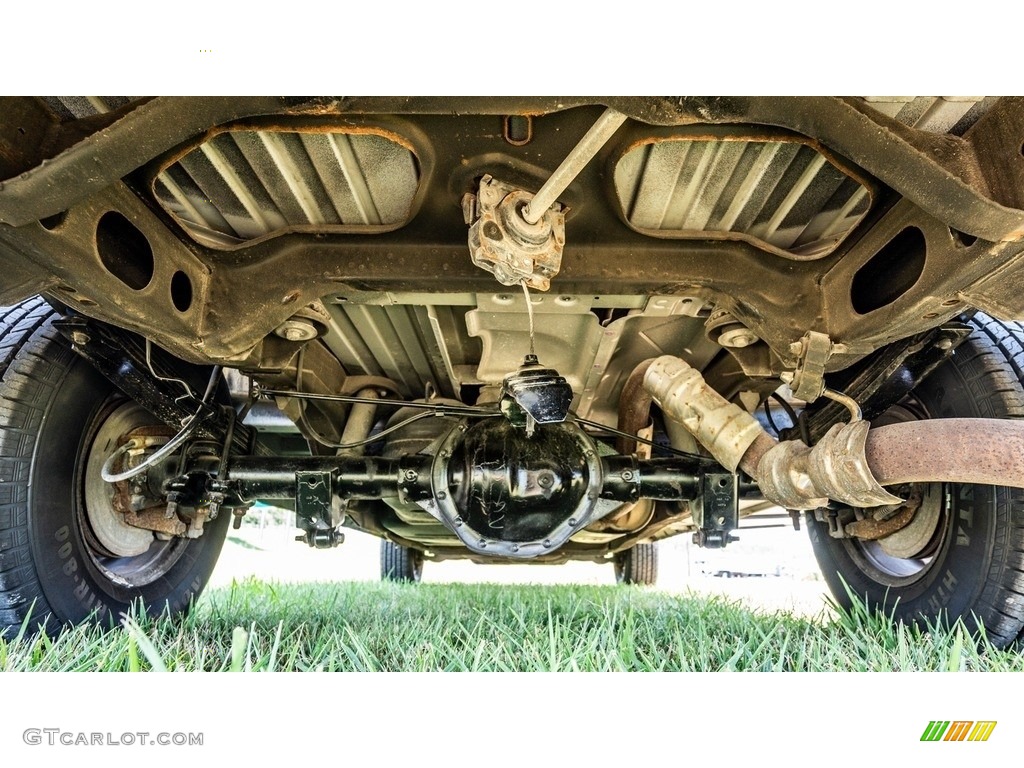 2016 Chevrolet Express 2500 Cargo WT Undercarriage Photo #144591094