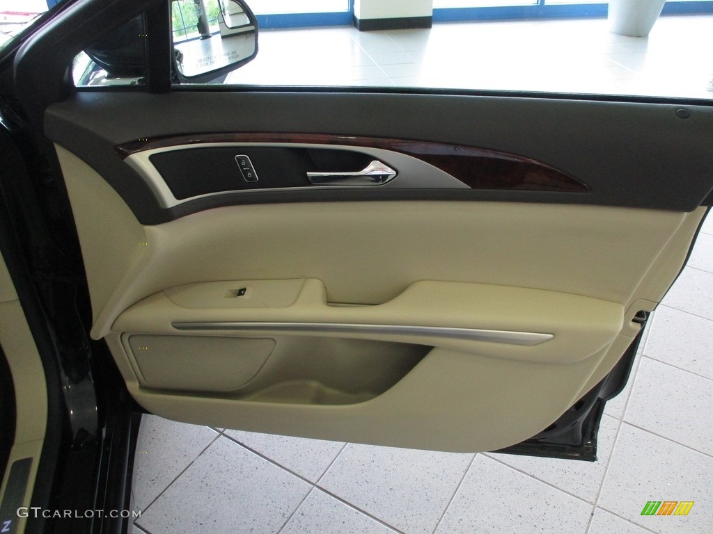 2015 Lincoln MKZ FWD Light Dune Door Panel Photo #144591544