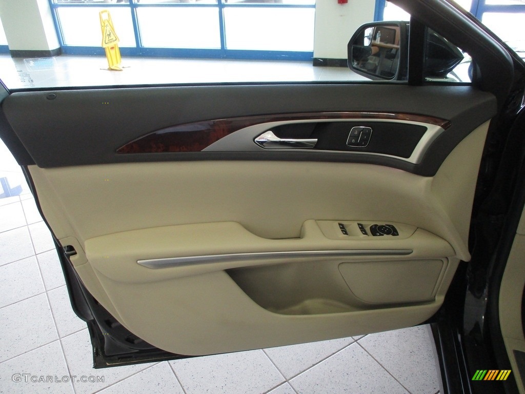 2015 MKZ FWD - Tuxedo Black / Light Dune photo #26