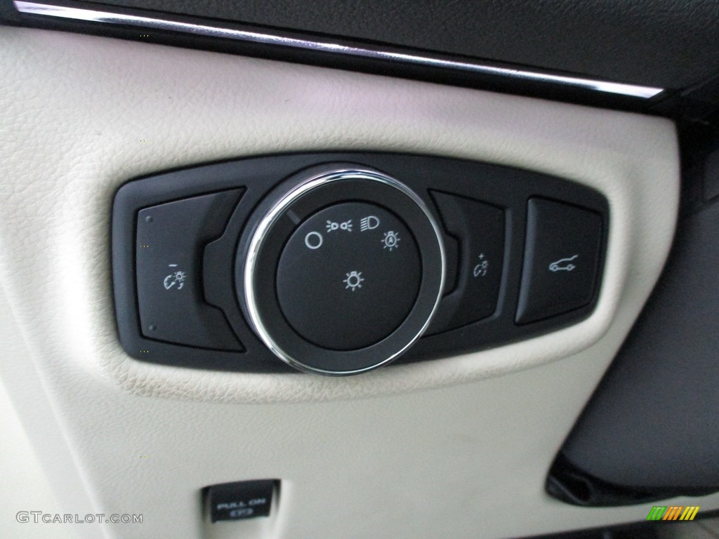 2015 Lincoln MKZ FWD Controls Photo #144591586