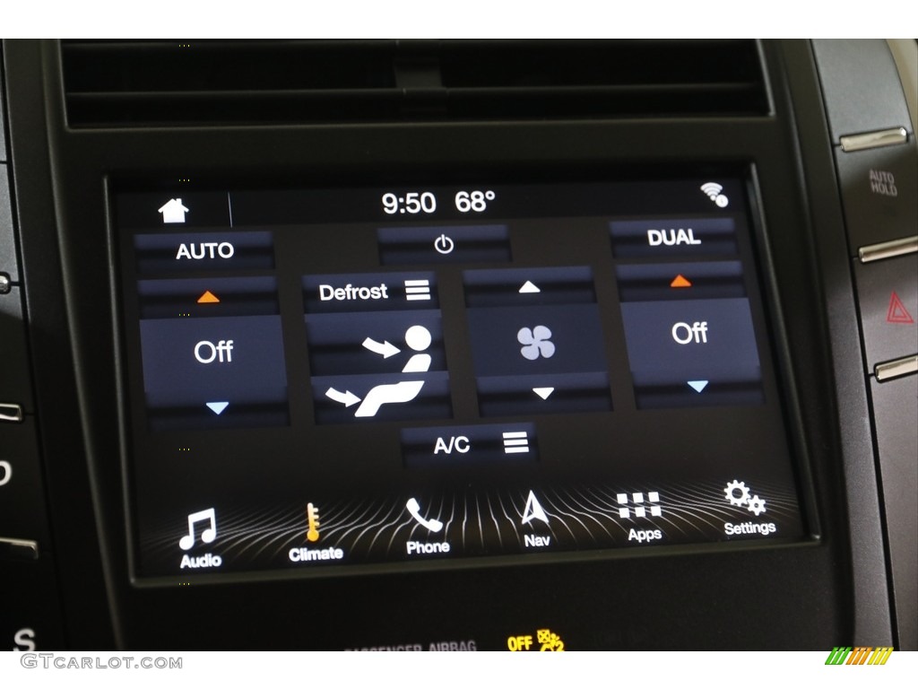 2019 Lincoln MKC Select AWD Controls Photo #144592102