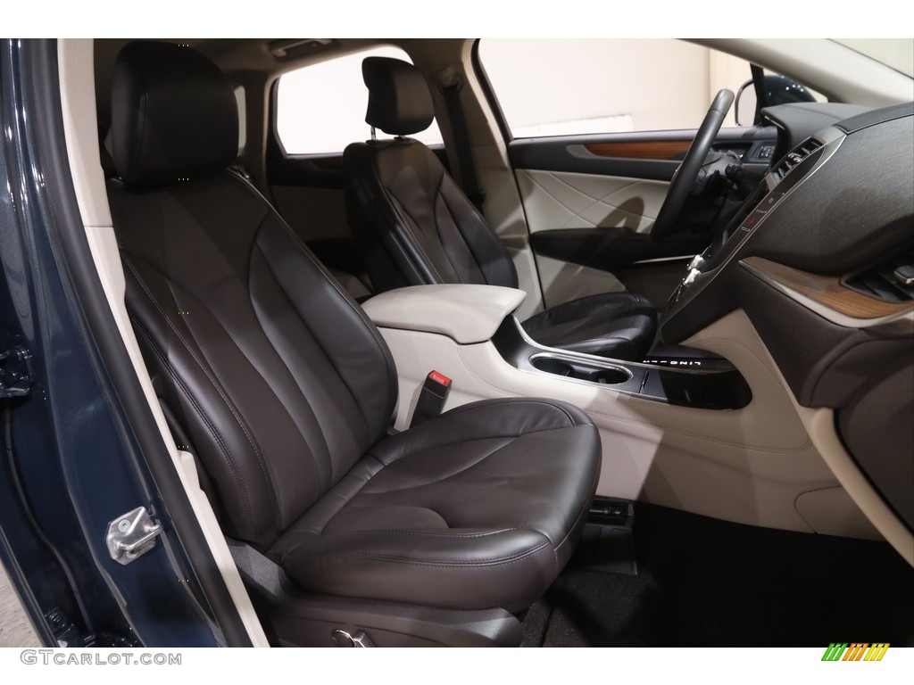 2019 Lincoln MKC Select AWD Front Seat Photos