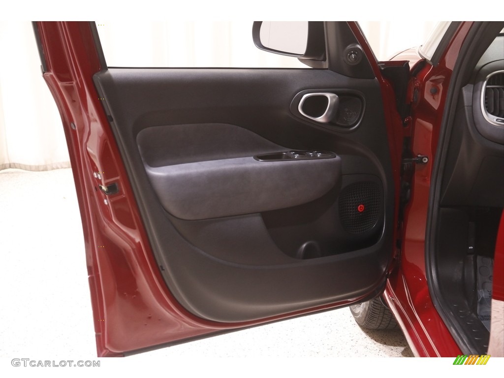 2015 Fiat 500L Lounge Door Panel Photos