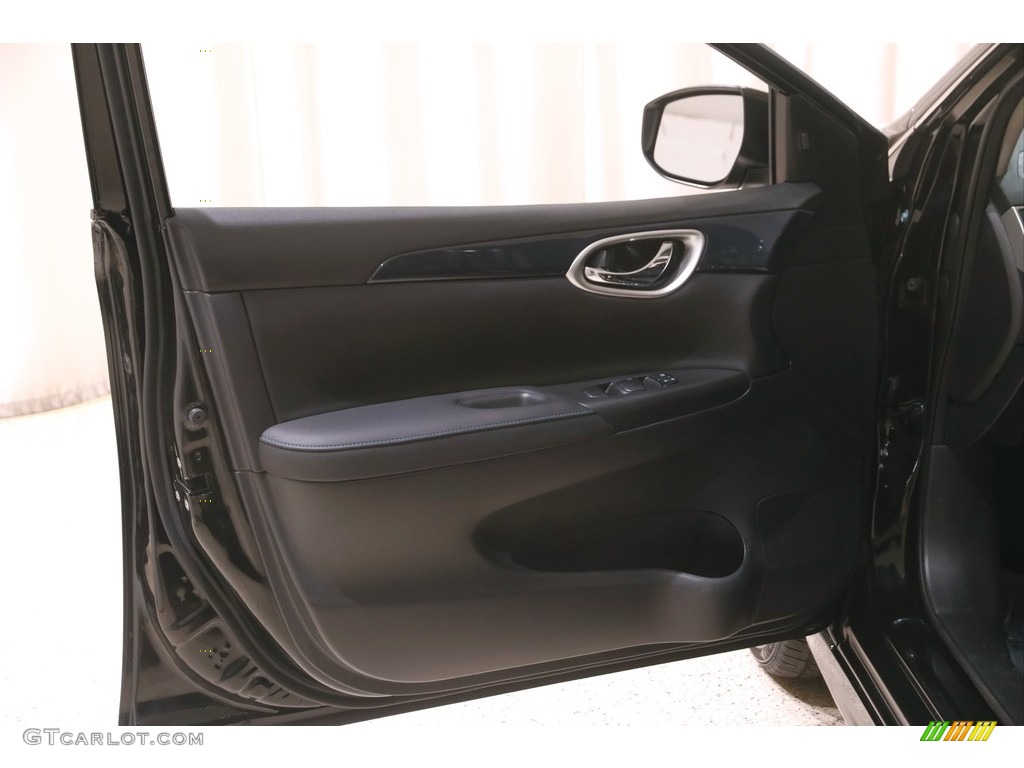 2019 Nissan Sentra SR Turbo Charcoal Door Panel Photo #144595927