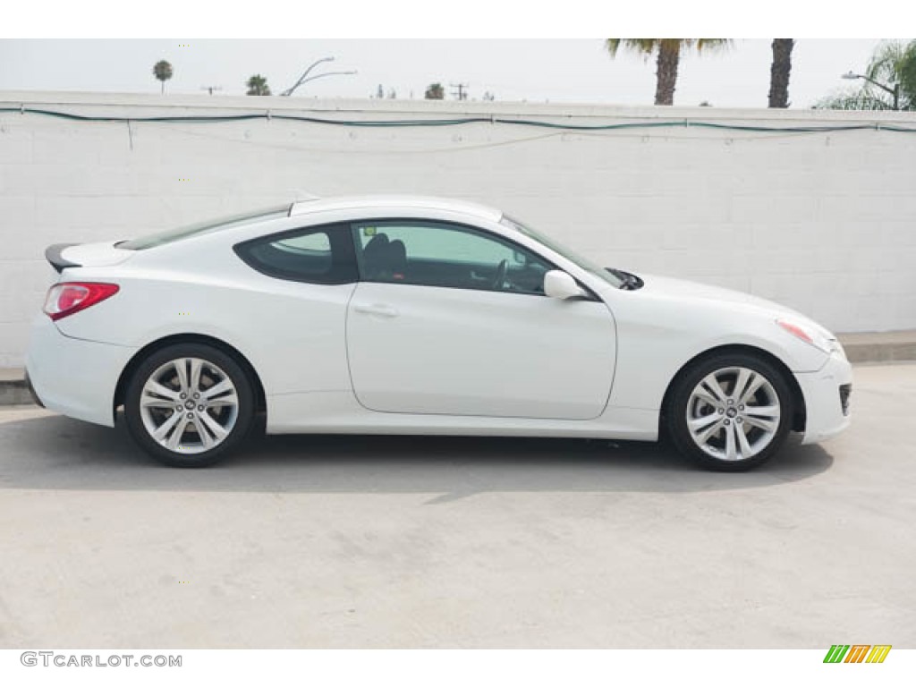 2011 Genesis Coupe 2.0T - Karussell White / Black Cloth photo #14