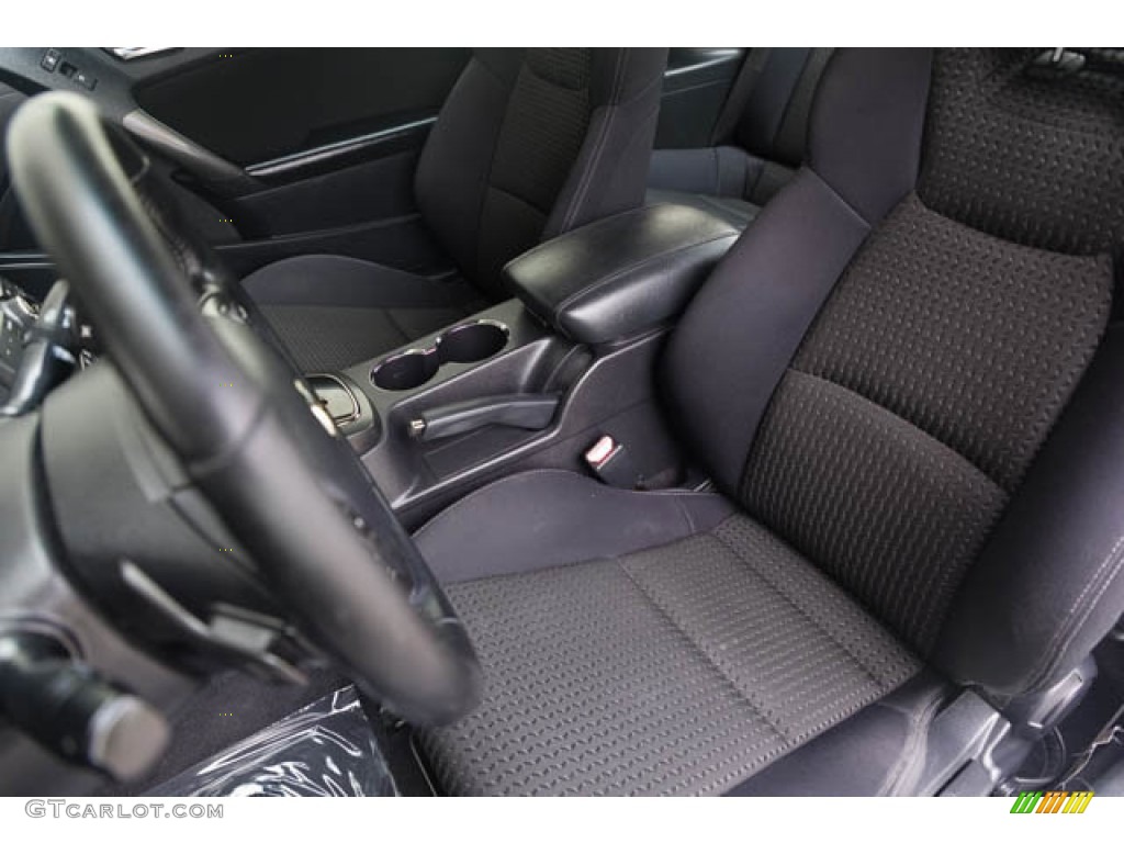 2011 Genesis Coupe 2.0T - Karussell White / Black Cloth photo #17