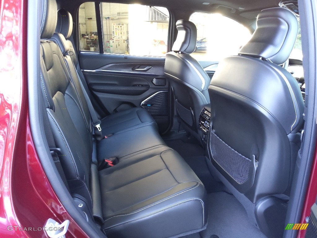 2022 Jeep Grand Cherokee Overland 4x4 Rear Seat Photo #144597290