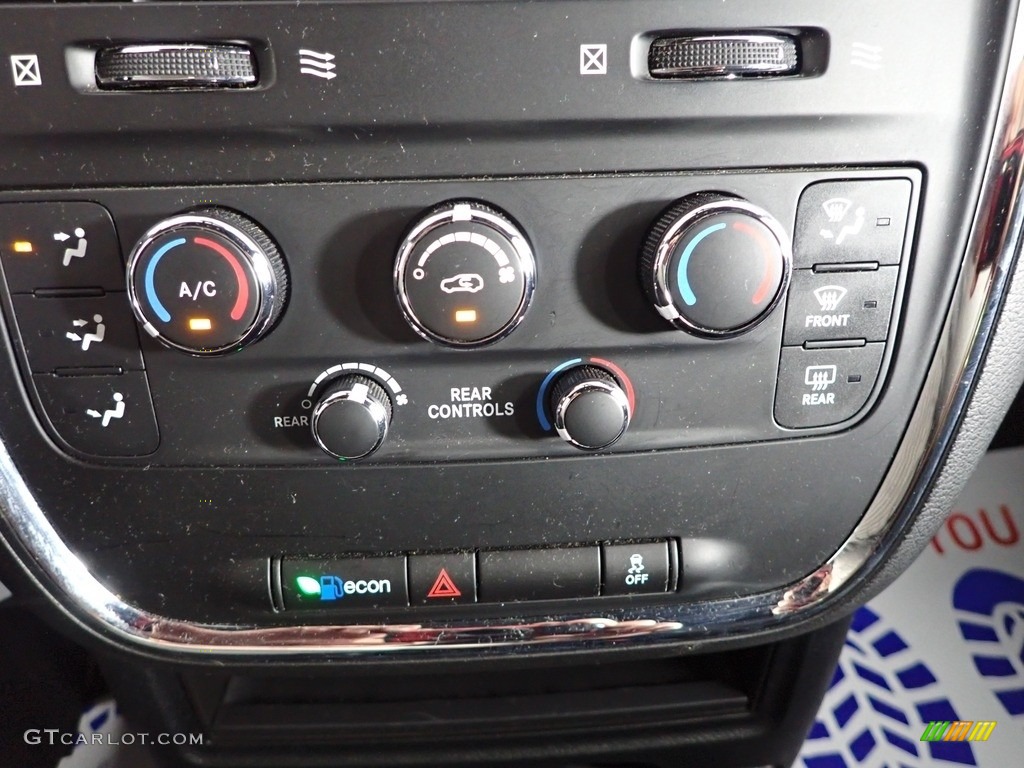 2017 Grand Caravan SE - Octane Red / Black/Light Graystone photo #17